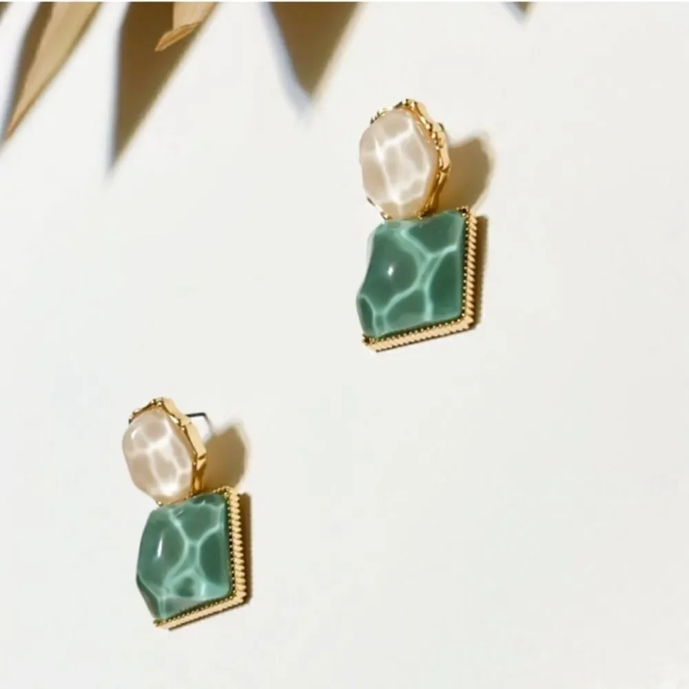 Anthro geo shape in green #91